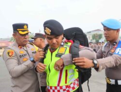 Polres Lhokseumawe Serahkan Koperlap Petugas Pengamanan TPS