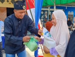 Bumdes Lalang Mandiri Berbagi Ratusan Paket Sembako Untuk Lansia