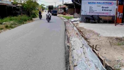 Habis Masa Kontrak, Cor Beton Proyek Peningkatan Kapasitas Jalan di Labuhanbatu Terbengkalai