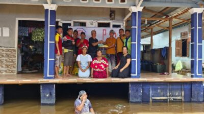 PT SPM Bantu Korban Banjir di Desa Nanga Biang