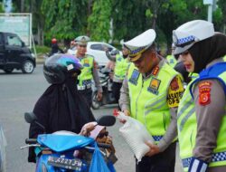 Polantas Polda Aceh Bagikan 100 Takjil Setiap Hari Selama Ramadan