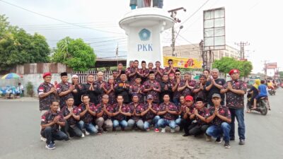 Keluarga Besar Grib Jaya Kecamatan Patumbak Berbagi Takjil Gratis