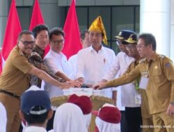 Pj Bupati Joi Oroh Dampingi Presiden Joko Widodo Resmikam Bandara Bung Karno