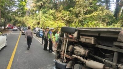 10 Penumpang Bus yang Kecelakaan Tunggal Dievakuasi Polisi