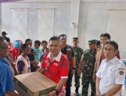 Bergerak Langsung Ke Tagulandang, Ketua DPRD dan Anggota Serahkan Bantuan