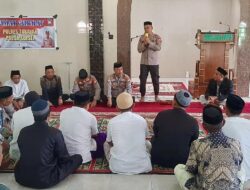 Polres Takalar Gelar Jumat Curhat di Masjid An-Nur Desa Lassang